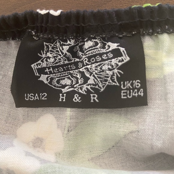 Halter neck dress - Picture 3 of 4